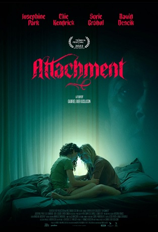 Attachment vezi online